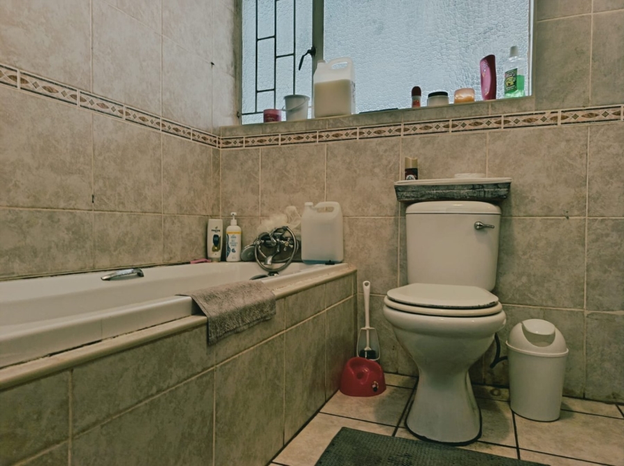 4 Bedroom Property for Sale in Wilkoppies North West